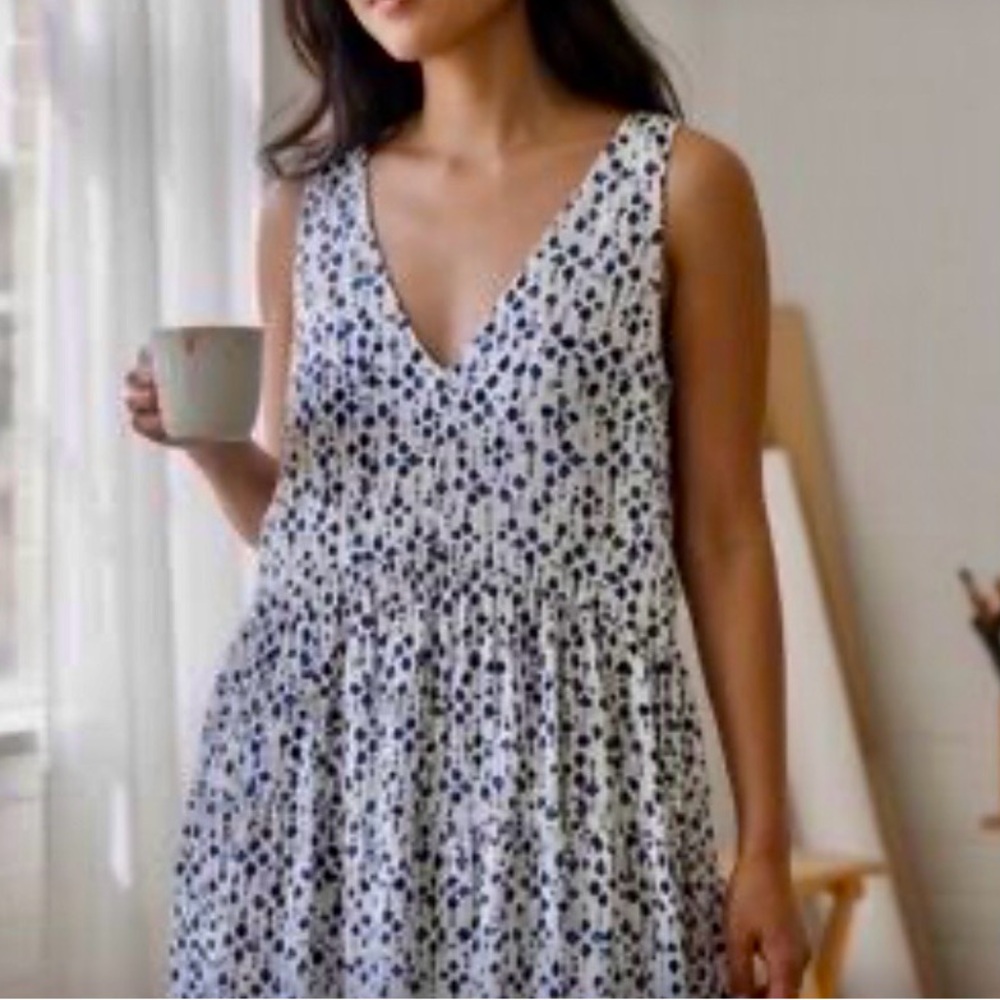 New Sincerely Jules White Blue Print V Neck Dress Medium